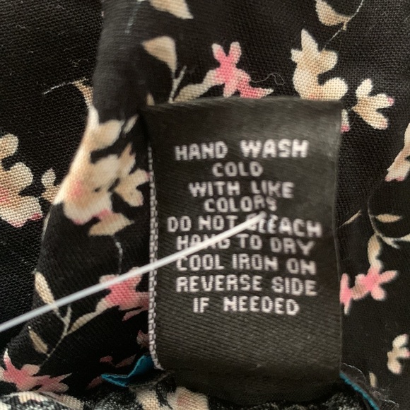 Plus Black Ditsy Floral Ruffled Wrap Dress - Picture 5 of 8